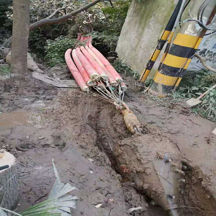 栾川拖拉管